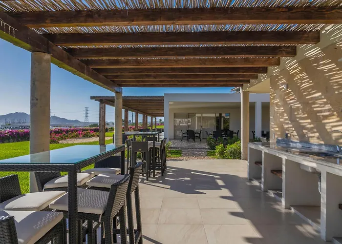 Luxury With Ocean View, Balcony, And Pool Apartamento