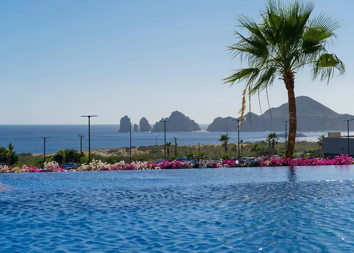 Luxury With Ocean View, Balcony, And Pool